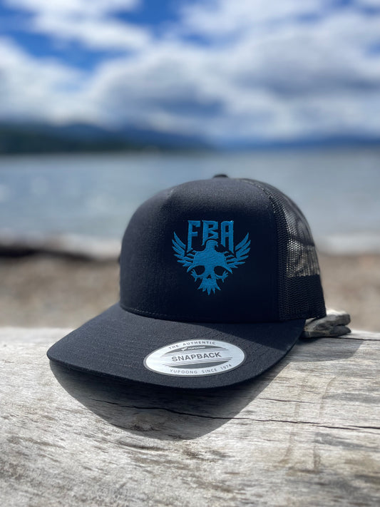 BLACK FLAT BILL TRUCKER