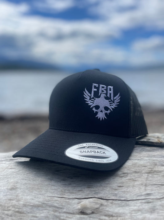 BLACK RETRO TRUCKER (curved bill)